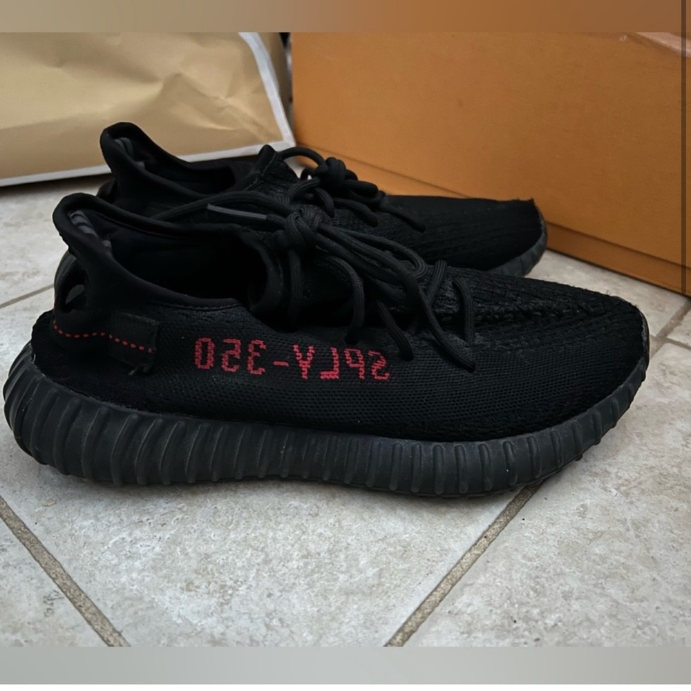 adidas Yeezy Boost 350 V2